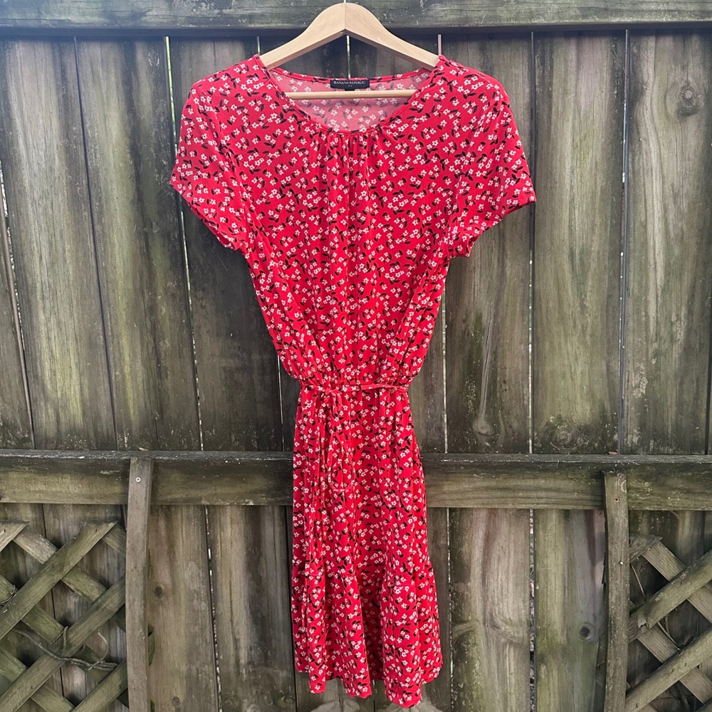 Banana Republic Red Ditsy Floral Short Sleeve Ruffle Midi Dress Tie Sz Medium - Picture 1 of 10